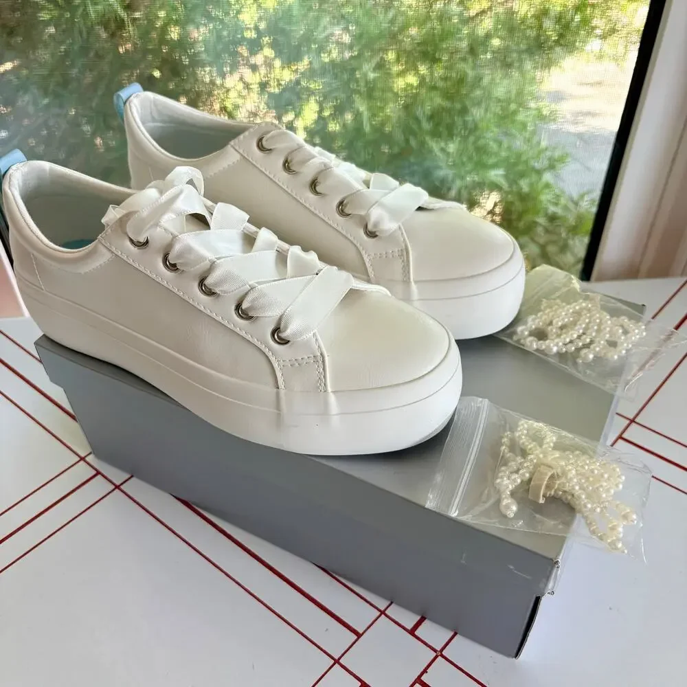 David’s Bridal White Platform Wedding Sneakers Size 8 Pearl Bow New in Box